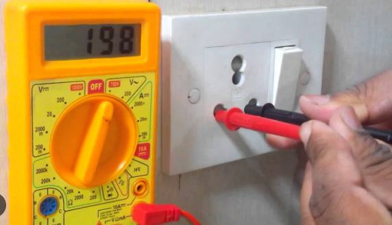 test the outlet with multimeter