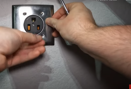 mount the outlet